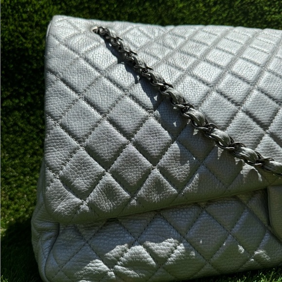 CHANEL XXL SILVER BAG - Picture 5 of 10